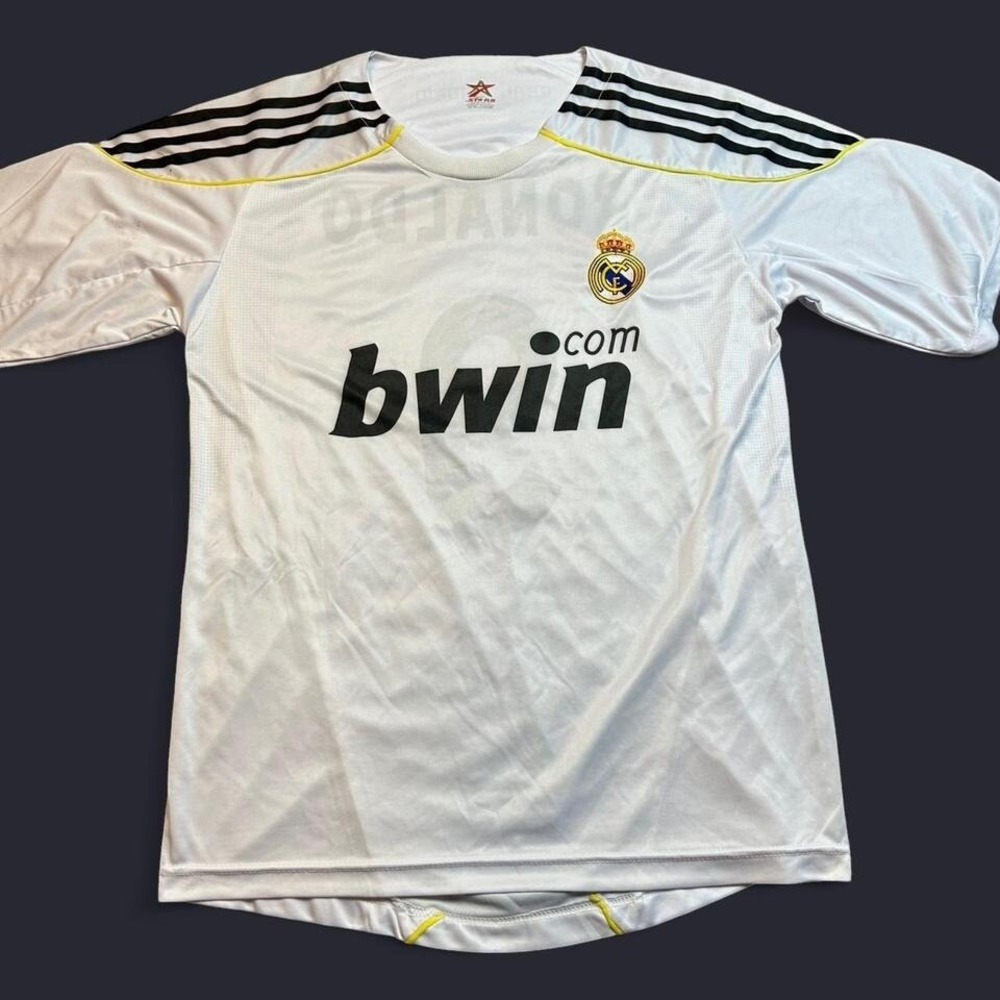 Real Madrid Ronaldo 9 white & yellow futbol soccer shirt fits a large‎
